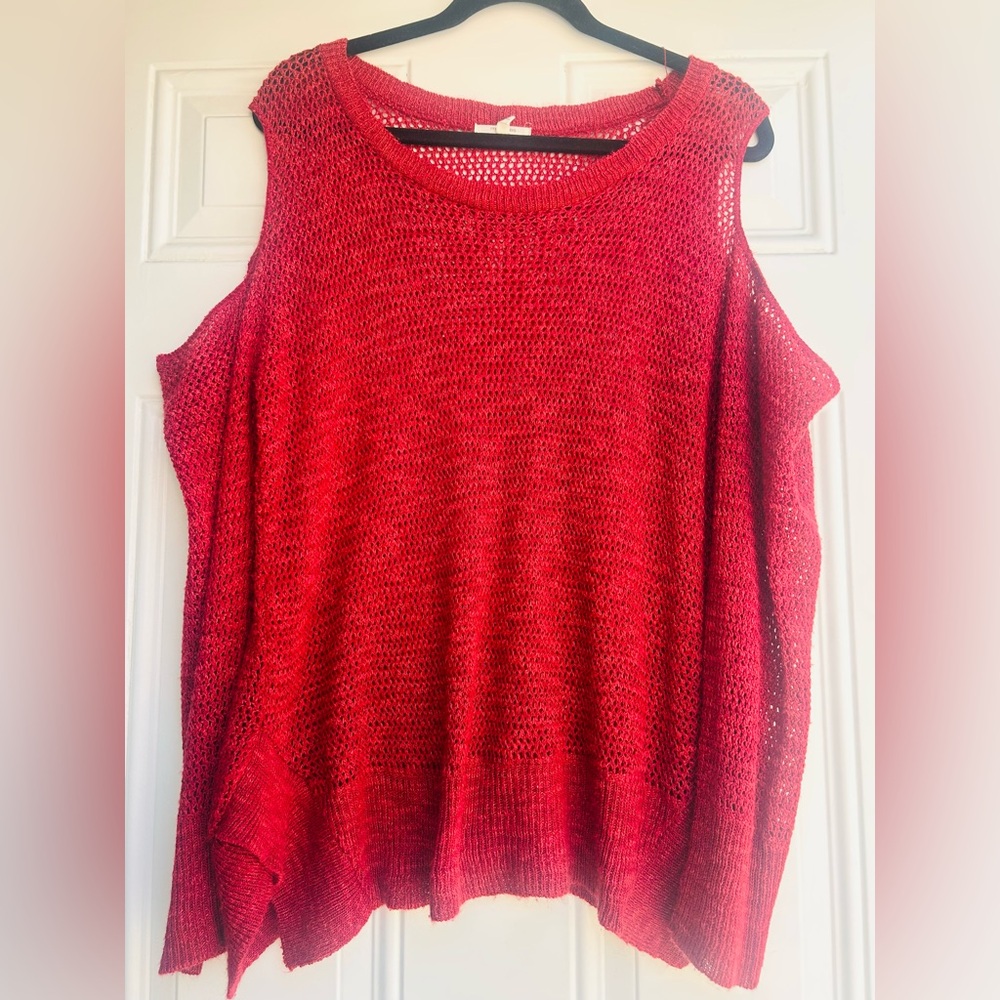 Red Maurice’s, made in the USA, 100% Acrylic, knitted sweater top.